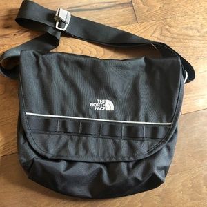 North Face Cross Body Messenger Bag - Black